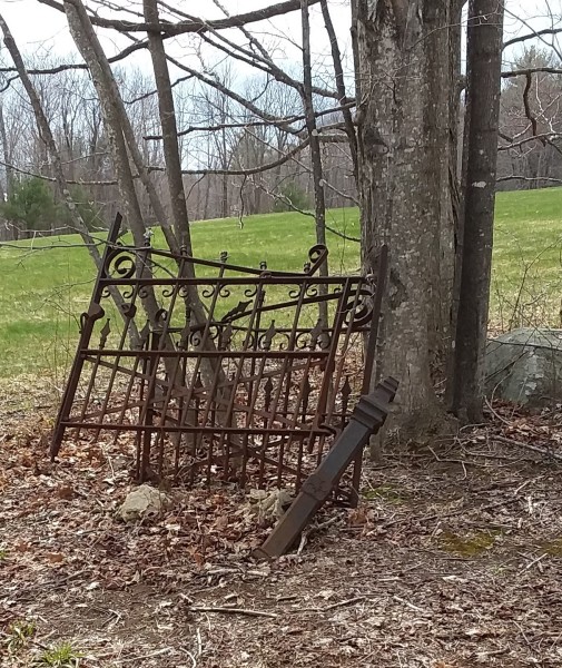 Scaled image rusty_gate.jpg 
