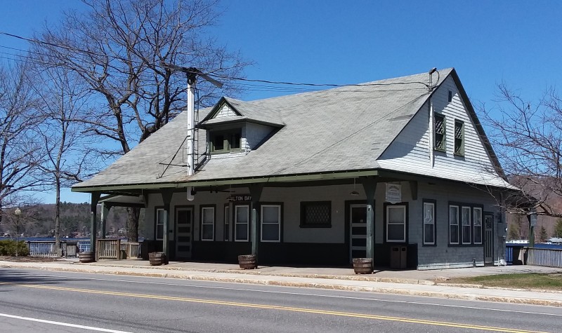 Scaled image 36_RR_Station_front.jpg 